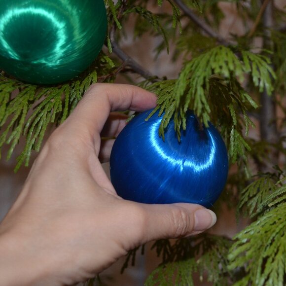 Holiday Ornaments Handmade Balls Styrofoam Wrapped by Shiny Thread 4 pieces - Picture 4 of 7